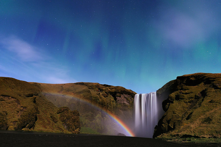 Thác nước, Cung sáng Mặt trăng và Cực quang Iceland