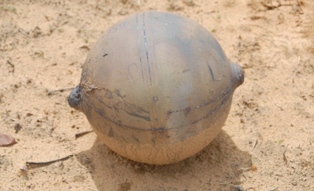 Đã có lời giải cho quả cầu bí ẩn ở Namibia