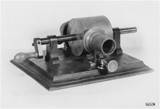 Máy hát đĩa lá thiếc của Thomas Edison