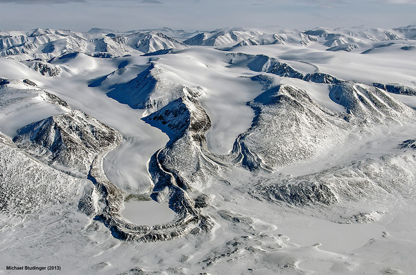 Diện tích phủ băng thường niên ở Greenland đang giảm dần