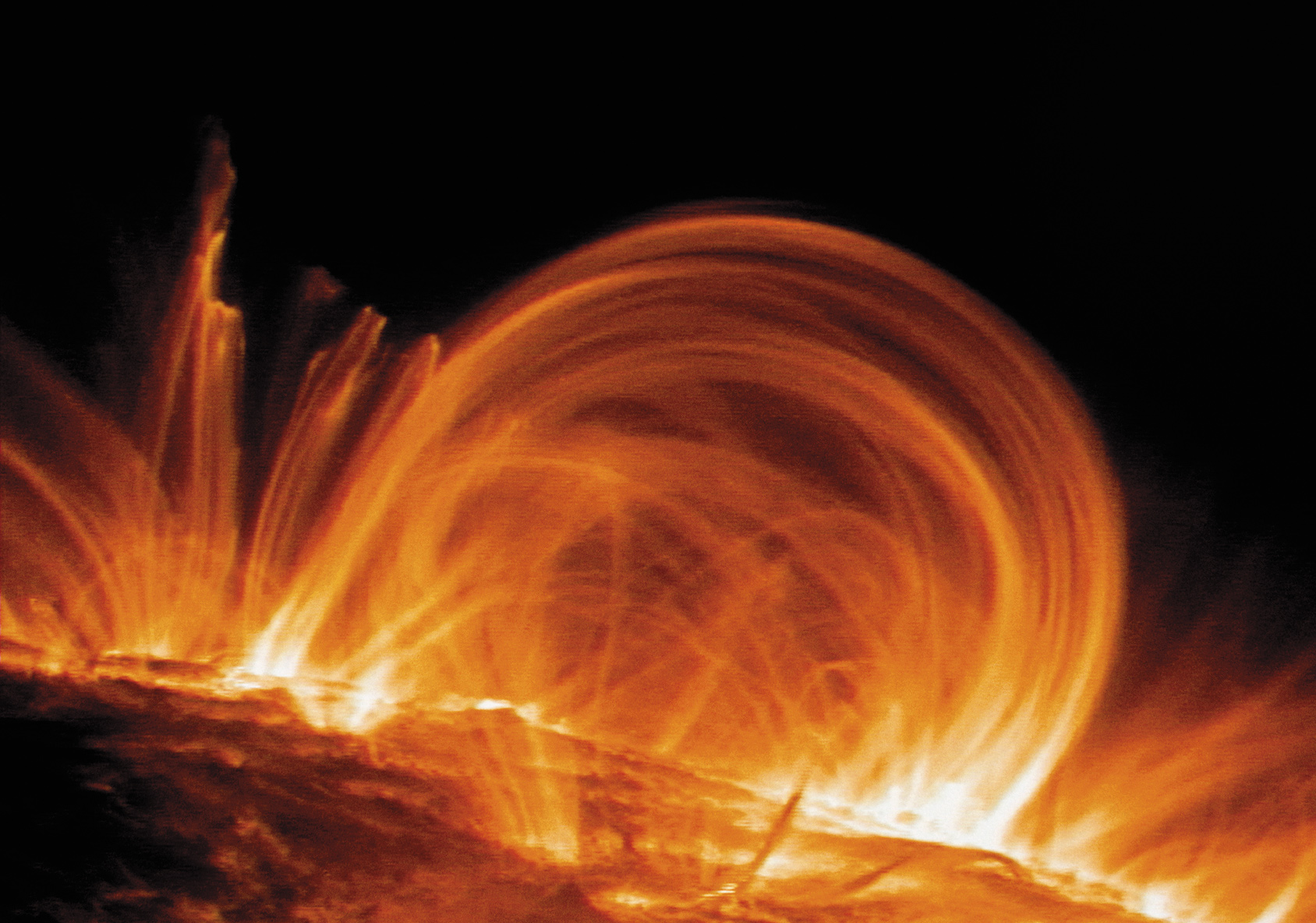 Ảnh cận cảnh của hoạt động phun trào trên bề mặt của Mặt trời.