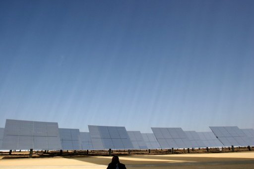 Abu Dhabi xây dựng nhà máy điện mặt trời ‘lớn nhất thế giới’