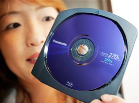Chất liệu mới cho dung lượng lưu trữ gấp 1000 lần đĩa Blu-ray