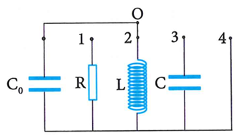 Mạch dao động điện từ phải có cuộn dây và tụ điện do đó trong mạch điện sẽ xuất hiện dao động điện từ nếu dùng dây dẫn nối O với chốt 2.