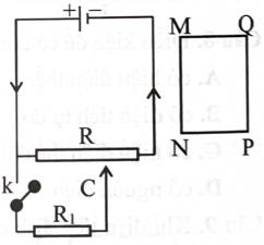 Một khung dây dẫn hình chữ nhật MNPQ đặt trong cùng một mặt phẳng với một mạch điện như hình vẽ.     Khoá K đang mở, sau đó đóng lại thì trong khung dây