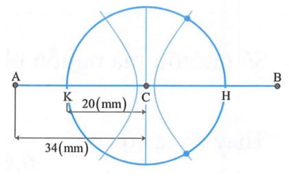 Trên mặt nước có hai nguồn sóng kết hợp A và B cách nhau 68mm, (ảnh 1)