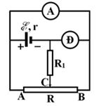 Cho mạch điện như hình vẽ. Nguồn điện có suất điện động 8 V, điện trở trong 2 Ω. Điện trở của đèn dây tóc Đ là 3 Ω; R1 = 3 Ω; ampe kế có điện  trở không