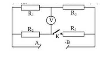 Cho mạch điện như hình vẽ. R1=1 Ω, R2=3 Ω, Rv=∞, R3=5 Ω, hiệu điện thế UAB = 12 V. Khi khóa K mở, vôn kế chỉ 2 V. Tính R3.