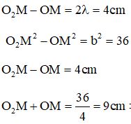 Đặt

  

Theo hình vẽ ta có :

 

Theo bất đẳng thức cosi thì a=a max  khi b = 6 cm 

Suy ra :

Tại Q là phần tử nước dao động với biên độ cực đại nên :

Tại P là phần tử nước không dao động nên P thuộc cực tiểu bậc k’

với k’ = k + 1 (do giữa P và Q không còn cực đại nào)

Q là cực đại ứng với k = 1 nên cực đại M gần P nhất ứng với k = 2

  hay OM = 2,5 cm 

Do đó : MP = 5,5 – 2,5 = 2 cm.