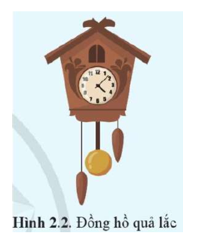 Con lắc đơn trong đồng hồ quả lắc ở Hình 2.2 gồm một thanh nhẹ có chiều dài 0,994 m. Tính chu kì dao động của con lắc nếu đồng hồ được đặt ở nơi có gia