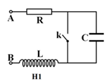 Đặt điện áp xoay chiều u=U0cosωt+φ vào hai đầu đoạn mạch AB gồm điện trở R = 24 Ω, tụ điện và cuộn cảm thuần mắc nối tiếp (hình H1).  Ban đầu khóa K đóng,