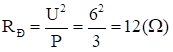 Lời giải:

Ta có:

 

a. \({R_2} = 6\Omega \)

 

\( \to I = \frac{E}{{{R_{td}} + r}} = \frac{{12}}{{1 + 9}} = 1,2(A)\)

Có: 

   \( \to {U_V} = 4,8(V)\)

\({I_2} = \frac{{{U_2}}}{{{R_2}}} = \frac{{4,8}}{6} = 0,8(A)\)

Vậy đèn sáng yếu hơn bình thường.

b. Để đèn sáng bình thường thì \({I_d} = {I_{dm}} = \frac{3}{6} = 0,5A\)

\({U_d} = {U_{dm}} = 6V = {U_2} = {U_{CB}} = {U_{2d}};{U_{AC}} = {U_1}\)

Ta có:\({U_{AB}} = {U_{AC}} + {U_{CB}}\)\( \Leftrightarrow E - I.r = {U_1} + {U_{2d}}\)\( \Leftrightarrow E - I.r = {I_1}.{R_1} + 6\)\( \Leftrightarrow 12 - I = I.5 + 6\)

\( \to I = {I_1} + 1A\)

\({I_1} = {I_{2d}} = {I_2} + {I_d} \Rightarrow {I_2} = {I_1} - {I_d}\)\[ = 1 - 0,5 = 0,5A\]\[ \Rightarrow {R_2} = \frac{{{U_2}}}{{{I_2}}} = \frac{6}{{0,5}} = 12\Omega \]