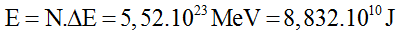 Phươn g pháp:

Công thức tính năng lượng toả ra của phản ứng: ∆E = (mt – ms)c2

(mt, ms lần lượt là tổng khối lượng của các hạt trước và sau phản ứng)

  Công thức liên hê ̣giữa số hạt và khối lượng: N = (m/A)NA

Cách giải:  Năng lượng toả ra khi 1 hạt U phân hạch là :

 

1g U235 chứa 

 

=> 1 gam U phân hạch hết toả năng lượng:

 

 

=> Lượng xăng cần sử dụng là: 