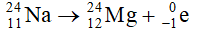 - Phương trình phóng xạ:

- Vì số khối của Na và Mg bằng nhau nên sau mỗi phản ứng khối lượng Mg24 được tạo thànbằng khối lượng Na24 bị phân rã.

- Gọi m0  là khối lượng ban đầu của Na24. Khối lượng Mg24 lúc đầu: m1  = m0 /4

- Sau t = 2T: Khối lượng Na24 còn lại là: m = m0 /22  = m0 /4

- Khối lượng Mg24 được tạo thành: m2  = Δm = m0  – m = 3m0 /4

- Lúc đó khối lượng Mg24 trong hỗn hợp là: m’ = m1  + m2  = m0

→ Do đó tỉ số: m’/m = 4.