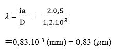 Khi kim điện kế bị lệch nhiều nhất thì tại đó là vân sáng. Cứ sau 0,5mm thì kim điện kế lại bị lệch nhiều nhất nên khoảng vân i = 0,5mm

Bước sóng của bức xạ: