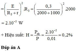 Giải hệ phương trình trên ta tìm được r = 1000  W  và E = 0,3 V.

+ Công suất mà pin nhận được là: P = S.w = 2.5 = 10 mW = 0,01 W

+ Công suất tỏa nhiệt trên R3 là: Pnh = I32 .R3 