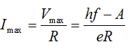 /span>

Khi chiếu ánh sáng thích hợp vào tấm kim loại cô lập về điện, hiện tượng quang điện xảy ra làm tấm kim loại mất dần electron, nên điện tích và điện thế V của nó tăng dần. Điện thế của tấm kim loại đạt cực đại khi:

=> Dòng điện cực đại chạy qua R là:

Thay số  