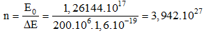 Năng lượng mà nhà máy tạo ra được trong 1 năm : E = Pt = 3,1536.106 J

Với hiệu suất 0,25 thì năng lượng thực tế nhà máy này thu được từ phản ưng phân hạch là

Số phản ứng phân hạch tương ứng

Khối lượng Urani tương ứng 

→ Vậy khối lượng nhiên liệu là 