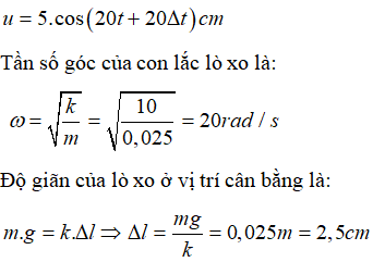 rục Ox trùng với trục của lò xo, điểm O trùng với vị trí cân bằng của sợi dây.

 Ta viết được phương trình dao động của sợi dây là: 

Tại thời điểm ∆t thì phương trình dao động của sợi dây là:

Ban đầu lò xo bị nén 2,5cm, vậy biên độ dao động của lò xo là 5cm.

 Phương trình dao động của con lắc lò xo là:

Điều kiện để vật dao động và sợi dây không chạm nhau là ∆d > 0

Dùng phép thử các đáp án, ta