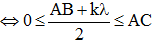 Số đường hyperbol cực đại cắt MN bằng số điểm cực đại trên CD

Ta có : AM – BM  = AC – BC = 7 cm.

Và AC + BC = AB = 13 cm → AC = 10 cm

Kết hợp với

Và DB = AB – AD → AD = 11,08 cm.

 Xét một điểm bất kỳ trên AB, điều kiện để điểm đó cực đại là:

Số điểm cực đại trên AC:

→ có 16 điểm cực đại

Số điểm cực đại trên AD

→ có 18 điểm cực đại

Vậy trên CD có 18 – 16 = 2 cực đại, suy ra có 2 đường hyperbol cực đại cắt MN