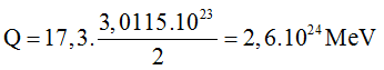 Phương pháp:  viết phương trình phản ứng, tim số mol chất và số hạt.

Cách giải:

Ta có   phương trình phản ứng là :   

 

Vậy mỗi phản ứng tạo thành 2 hạt He.Số hạt trong 11,2 l khí He là:

 .

 

 

 Biết mỗi phản ứng tỏa năng lượng 17,5 MeV và tạo thành 2 hạt He, vậy lượng năng lượng khi hình thành 11,2 lít He là:

 

 

 