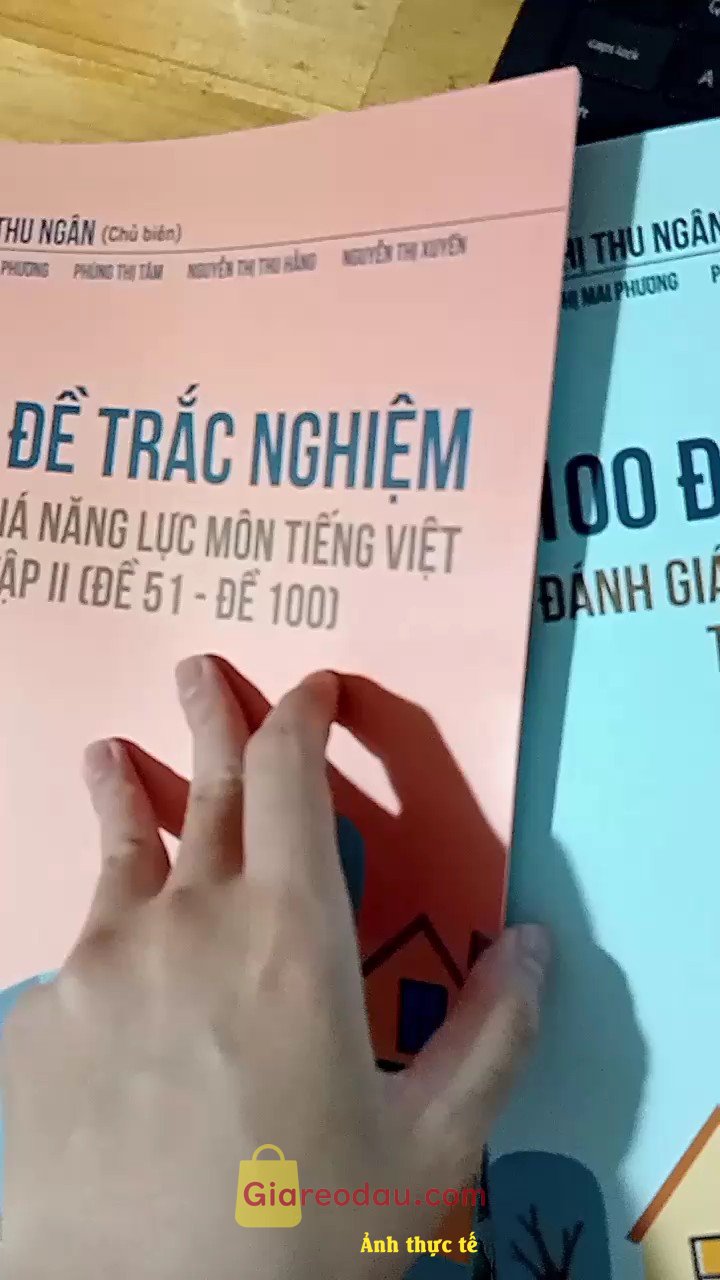 Giảm giá [Mã 18%] Combo 2 cuốn sách 100 Đề trắc nghiệm đánh giá năng lực môn Tiếng Việt (tập 1 + tập 2). Hình ảnh và video mang tính chất nhận xu công hàng dùng tốt lắm sẽ. 