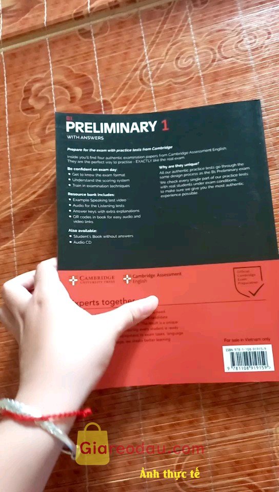 Giảm giá Sách Cambridge B1 Preliminary English Test (PET) 1 For the revised 2020 exam (kèm code online). Hàng giao khoảng 5 ngày gì đấy là đến à. Sách bìa cứng cáp. Giấy. 