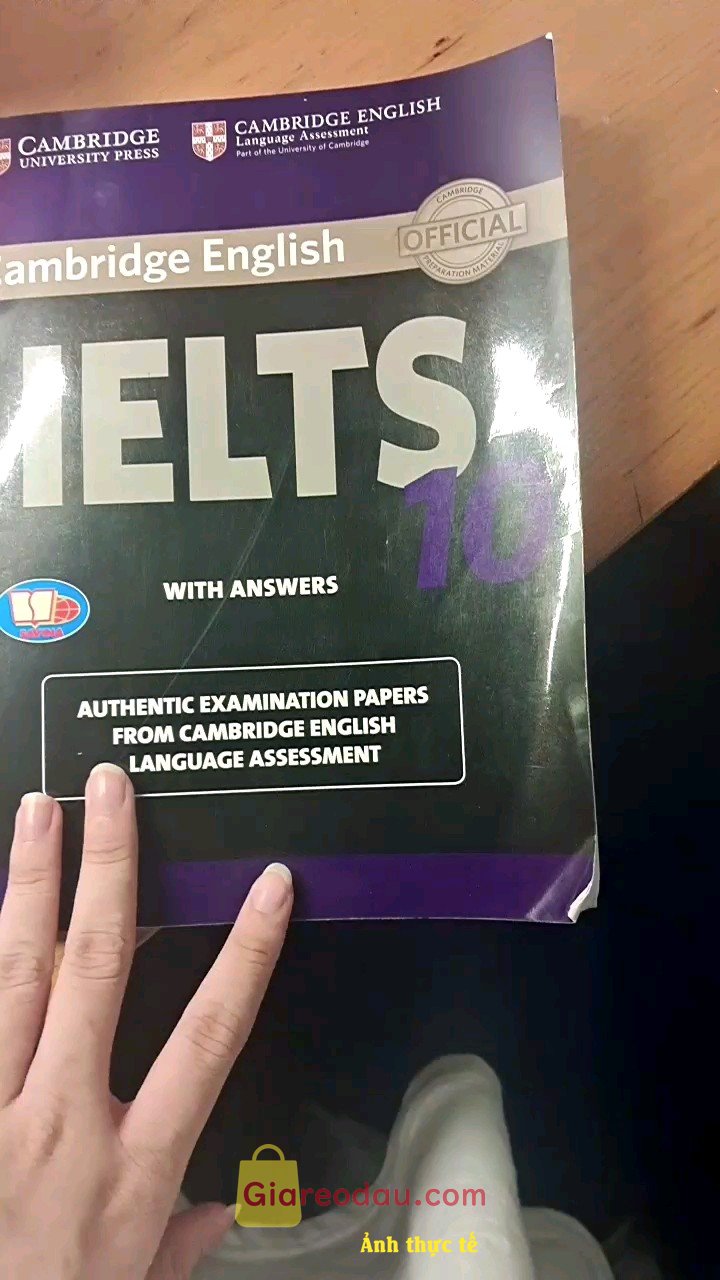 Giảm giá [Mã 40%] Sách Cambridge IELTS 10 With Answers (Ngôn Ngữ Tiếng Anh). . 