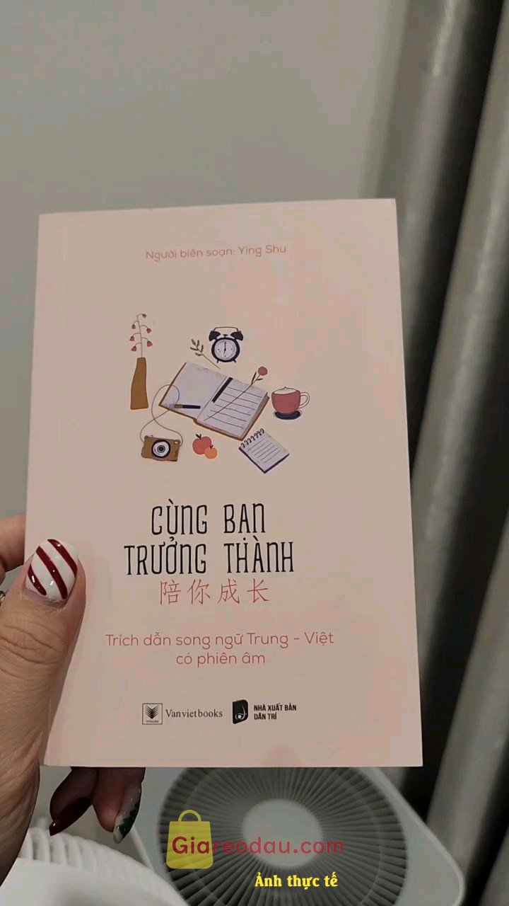 Giảm giá [Mã 22%] Sách Cùng Bạn Trưởng Thành. Mình có theo dõi Yingshu trên insta nên thấy ra sách là mua ngay hiiii sách nhỏ gọn. 