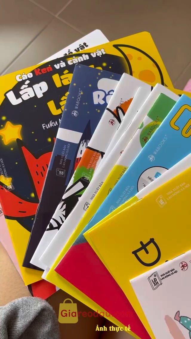 Giảm giá [Mã 8%] Sách Ehon Combo 10 cuốn Màu sắc - Âm thanh - Hình khối Dành cho bé 0-6 tuổi. Mình rất thích ehon của Nhật. Sách của shop đẹp bọc cẩn thận. 
