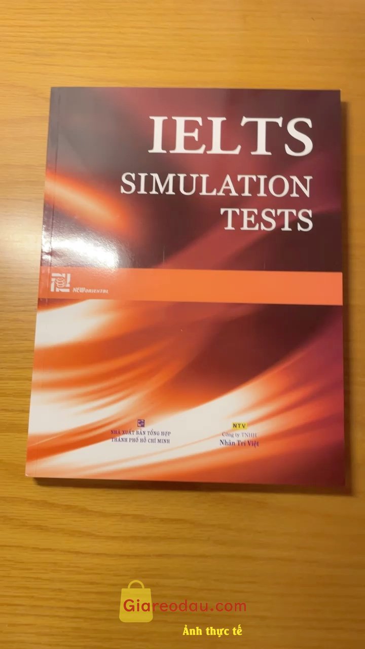 Giảm giá [Mã 20%] Sách IELTS Simulation Test Kèm CD (Tái Bản). sách đẹp và nội dung cũng hay, có đĩa CD để nghe, các test trong sách. 