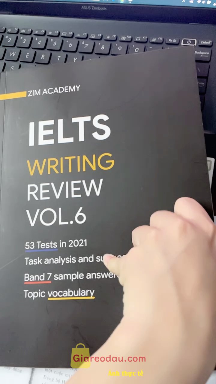 Giảm giá [Mã 8%] Sách tổng hợp và giải đề thi IELTS Writing 2021 IELTS Writing Review 2021. Sách in đẹp mắt, trình bày rõ ràng. Tổng hợp đầy đủ và chi tiết. 