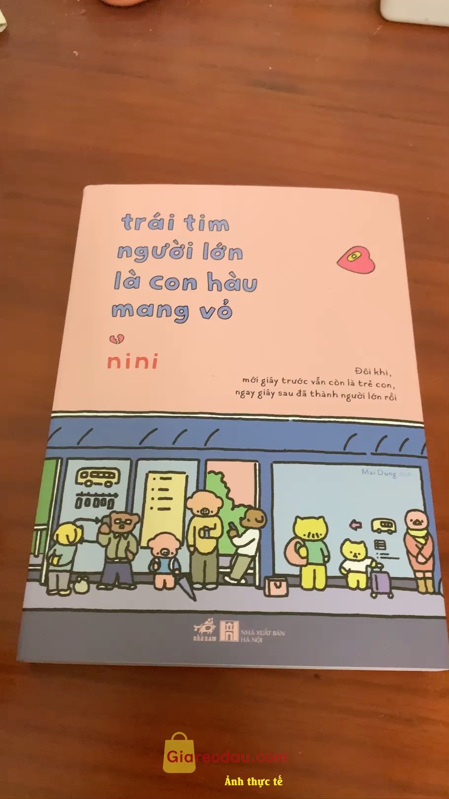 Giảm giá [Mã 21%] Sách Trái tim người lớn là con hàu mang vỏ (Nhã Nam HCM). Shop giao hàng nhanh, đóng gói cẩn thận. Sách mới ra của Nhã Nam rất. 